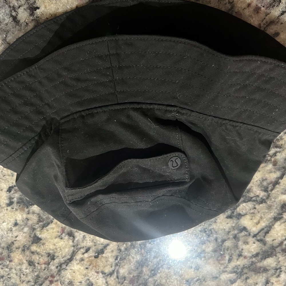 Lululemon bucket hat